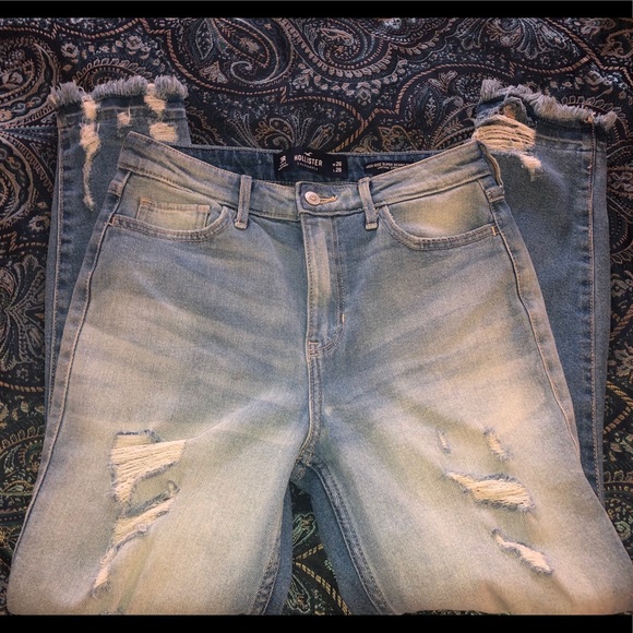 NWOT Hollister destroyed crop jeans highrise sz 26 - Picture 2 of 6